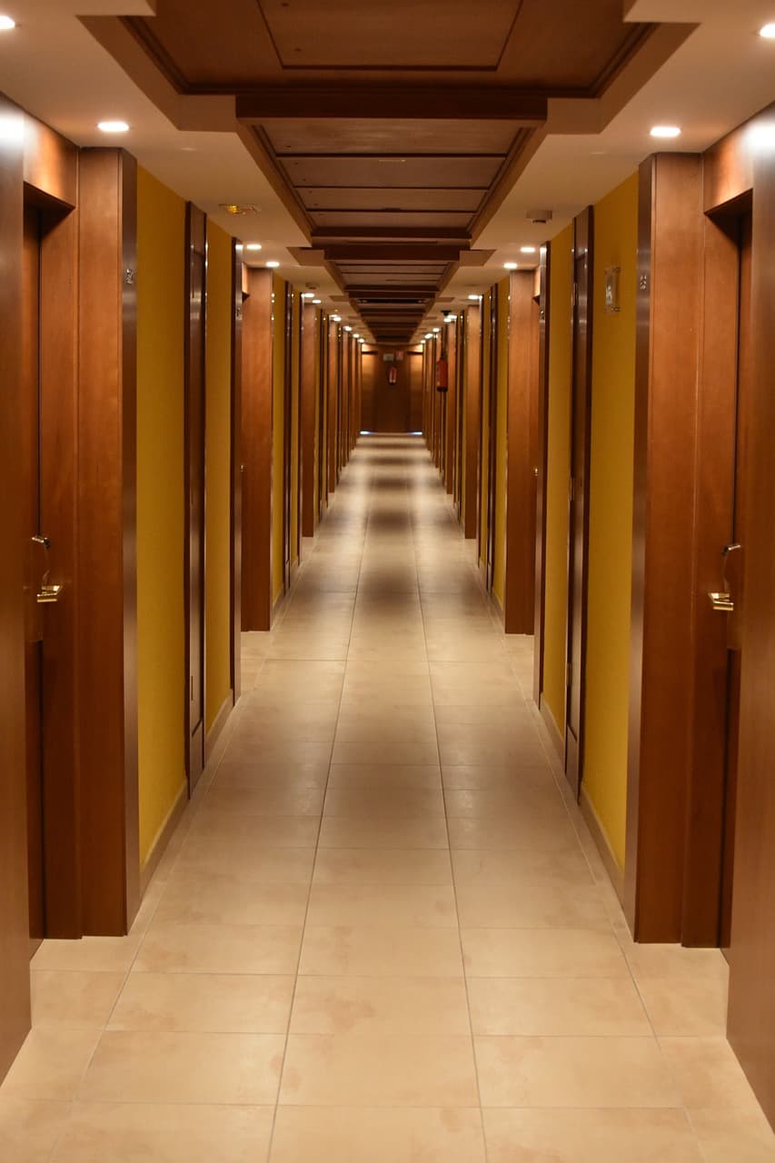 Woman Claims To Have Permission To Stay In Hotel Room, Then Won’t Leave