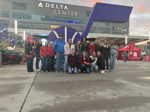 Uintah Hope Squad Recognized At Jazz Game For Service Project