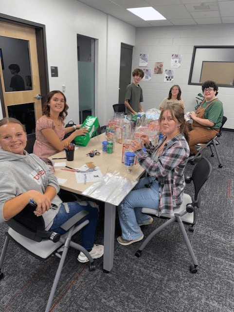 FBLA Project Supports Uintah Teen Center