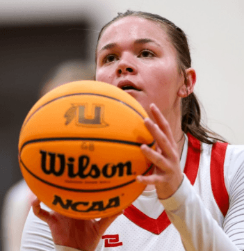 Ute Girls Basketball goes 1 and 1 in Tight Games