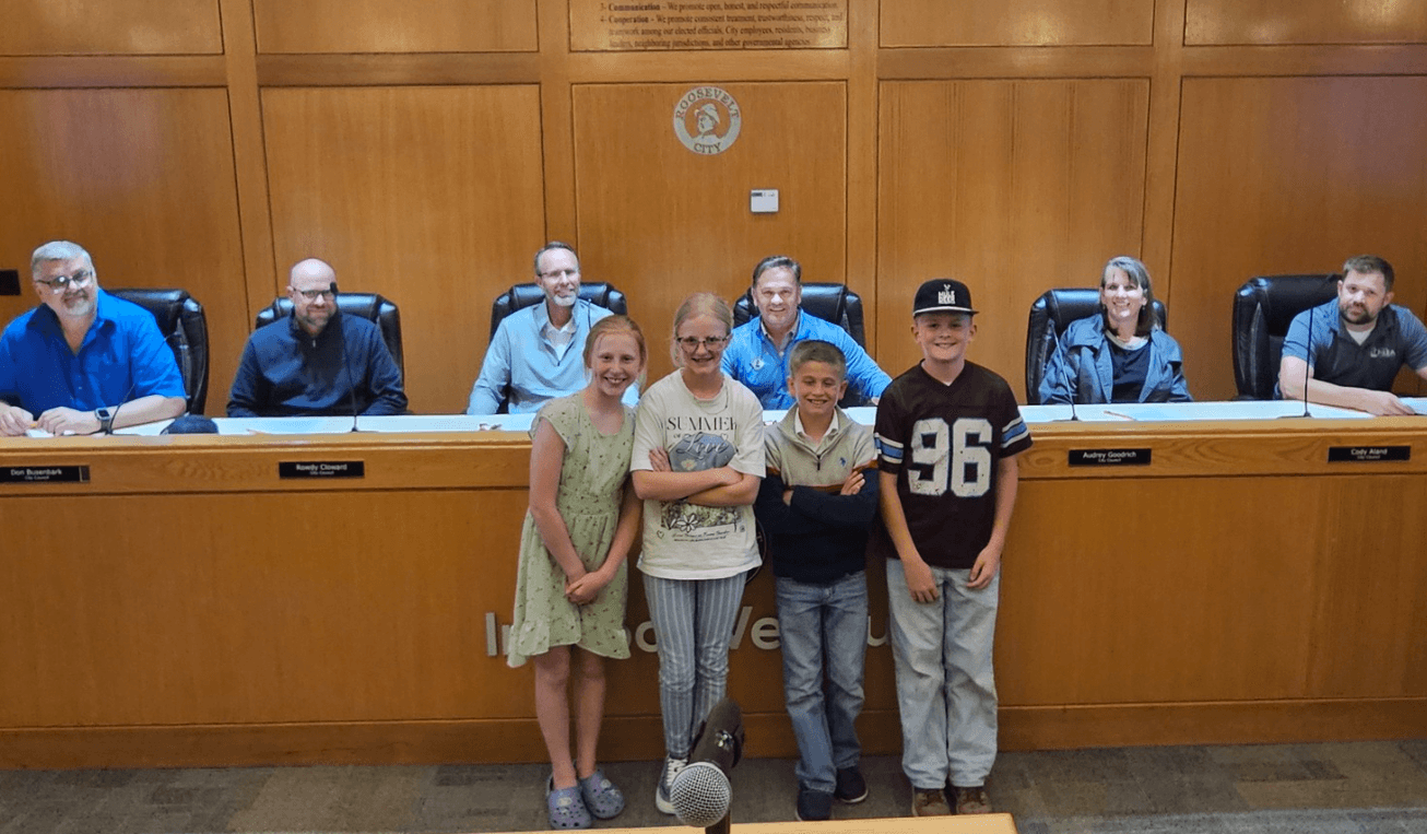 Roosevelt City Mayor And Councilman Teach Local 5th Graders