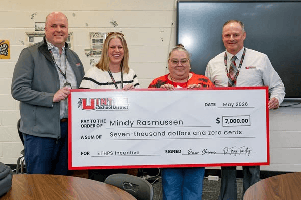 Eagle View Teachers Earn Effective Teacher $7000 Bonus