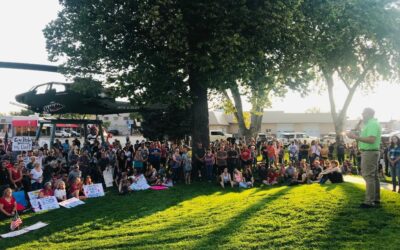 Hundreds Gather in Vernal for Peaceful Protest of Schools Mask Mandate